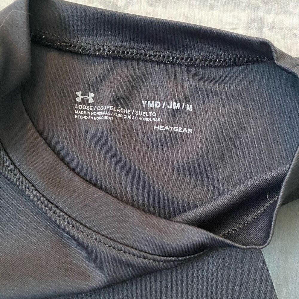Under Armour M heatgear loose fit & flag football wear youth M 2 bundle shirts - Picture 4 of 9